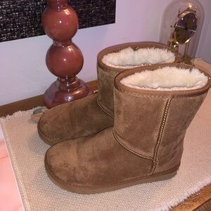 Cozy Brown Kids Boots
